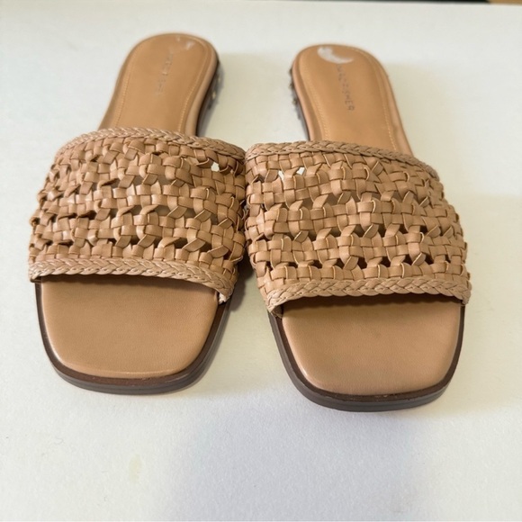 Marc Fisher Nude Jeremy Braided Slide Sandals Studded Minimalist Neutral Sz 7.5 - Picture 8 of 8